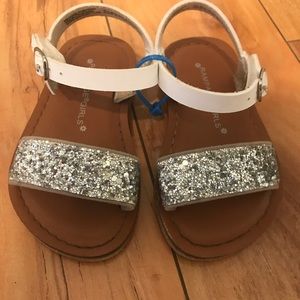 Adorable Toddler Girl Silver Sandals sz 5